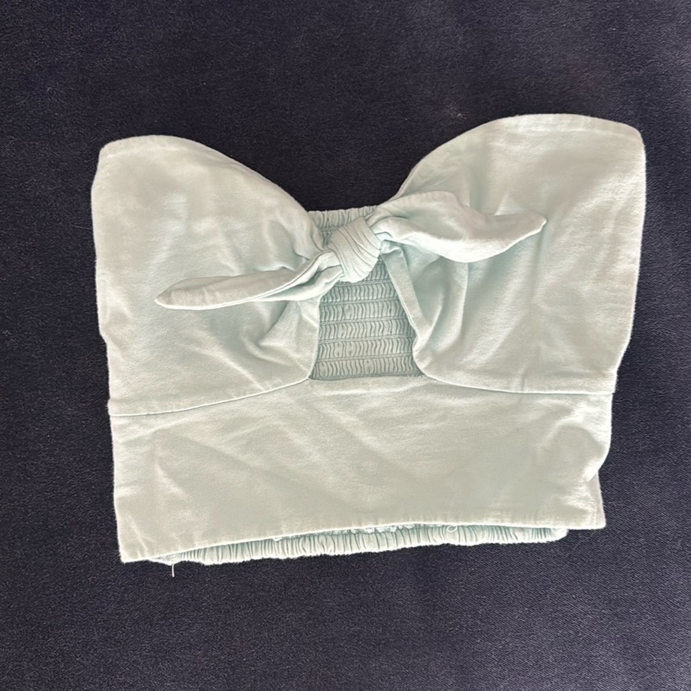 Aritzia crop top